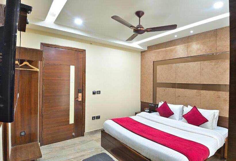 Номер Deluxe, Vanson Delite New Delhi Railway Station