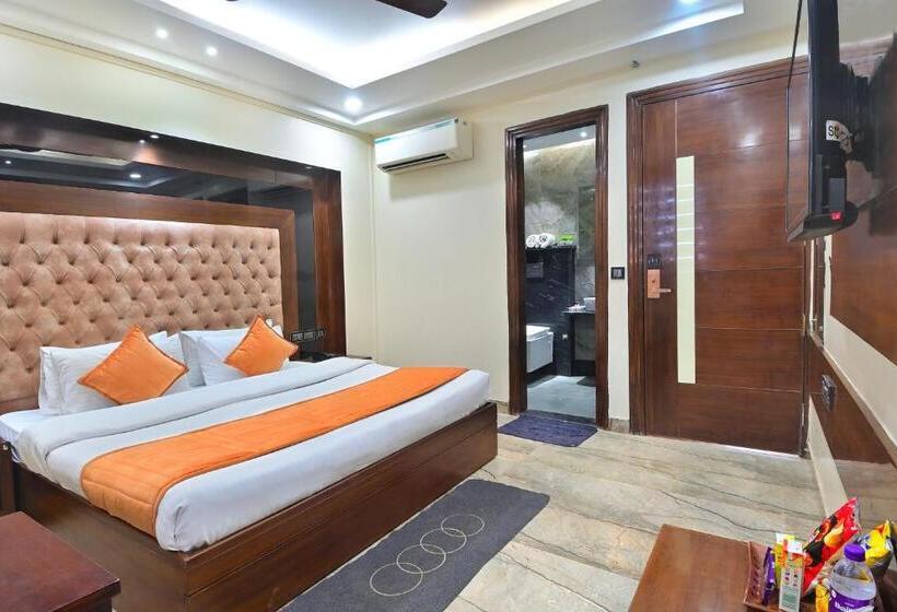 Номер Deluxe, Vanson Delite New Delhi Railway Station