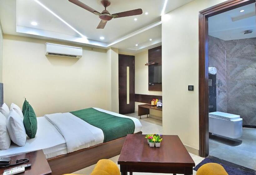 Студия Superior, Vanson Delite New Delhi Railway Station