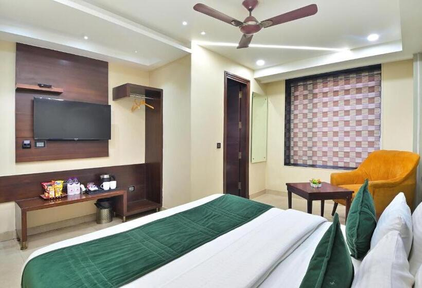 Студия Superior, Vanson Delite New Delhi Railway Station