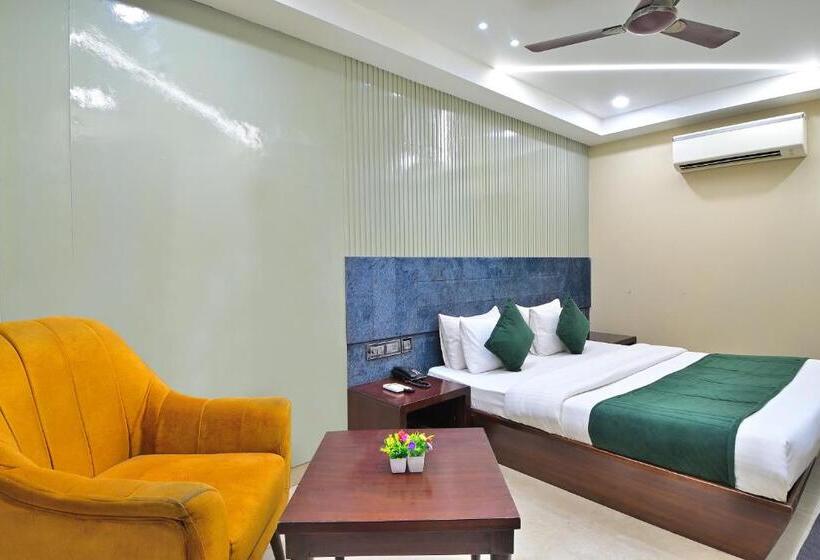 Студия Superior, Vanson Delite New Delhi Railway Station