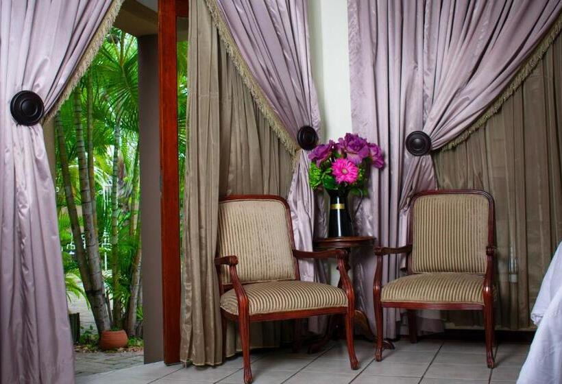 Номер Стандарт, Tengo Guest House