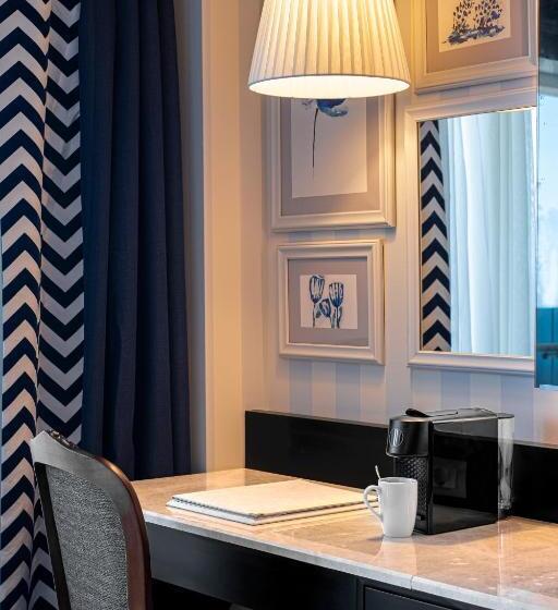 جناح عائلي, Rubi Platinum Sign