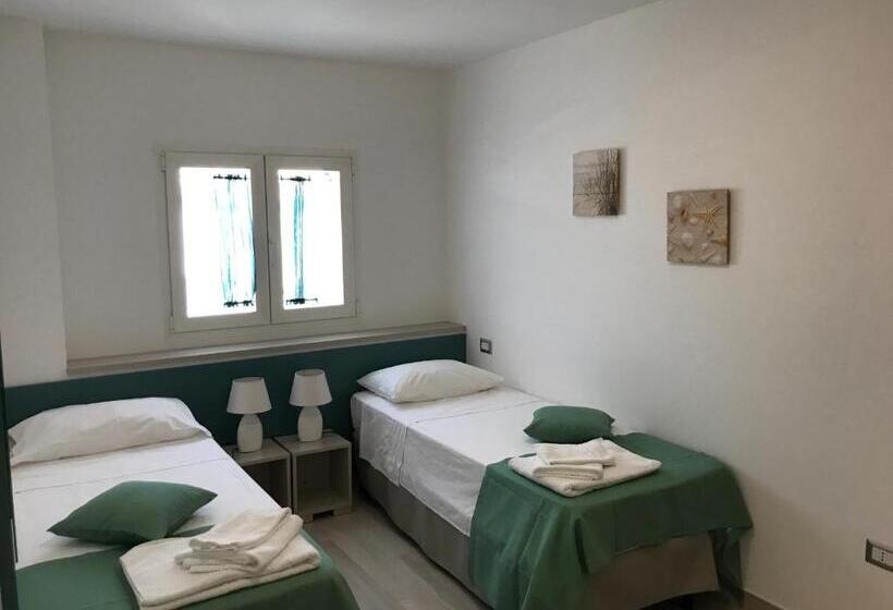 غرفة قياسية, A Due Passi Dal Mare