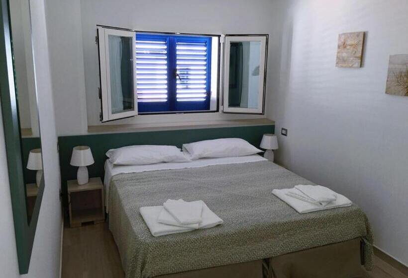 غرفة قياسية, A Due Passi Dal Mare