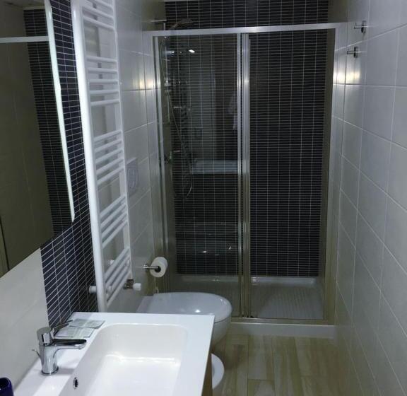 غرفة قياسية, A Due Passi Dal Mare