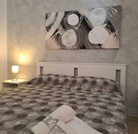 اتاق استاندارد سه نفره, Civico85