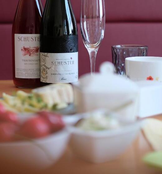 חדר דלוקס, Weingut Familie Schuster