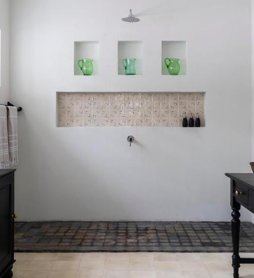 غرفة قياسية, Halcyon Mawella