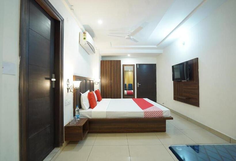 デラックストリプルルーム, Oyo 86335  Grey Orchid