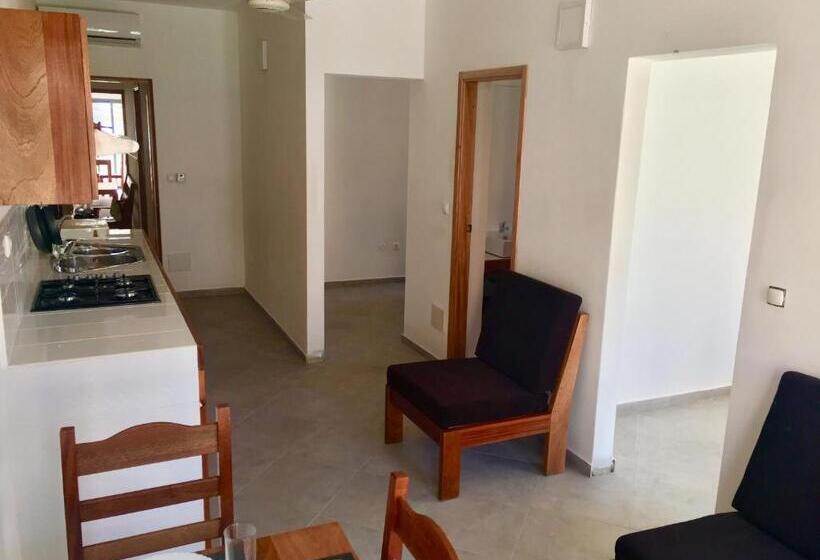 Апартаменты 2 Спальни, Surfzone Beachside Apartments