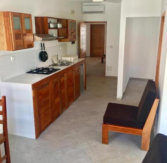 Апартаменты 2 Спальни, Surfzone Beachside Apartments