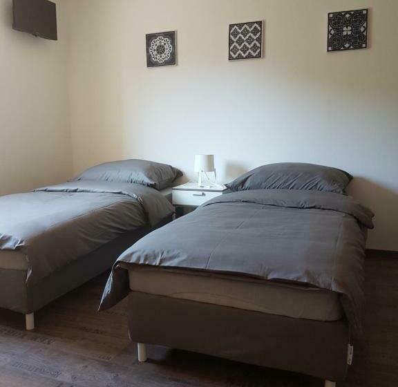 شقة غرفة واحدة, Apartment House Staňkov