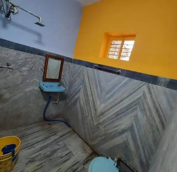 Economy-huone, Shiva Guest House