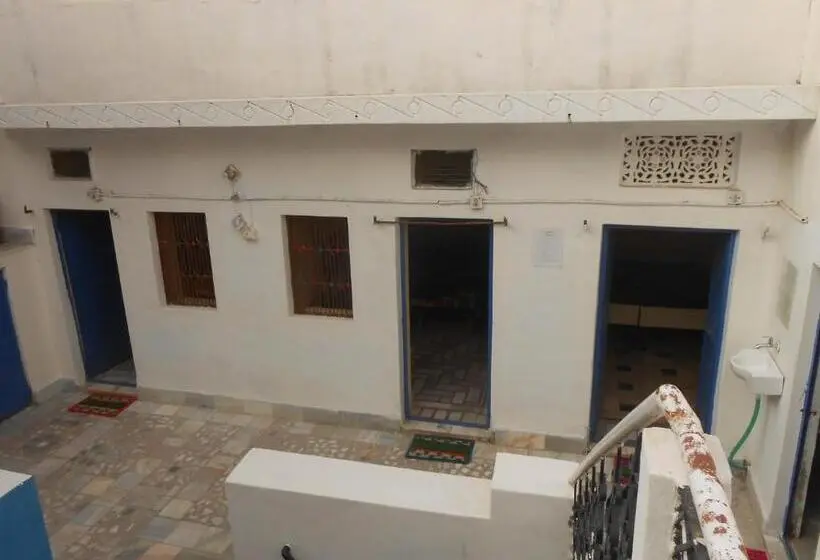 Basic-huone, Shiva Guest House