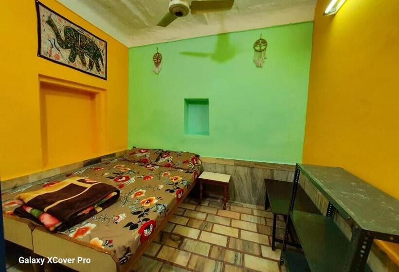 Quarto Basic, Shiva Guest House