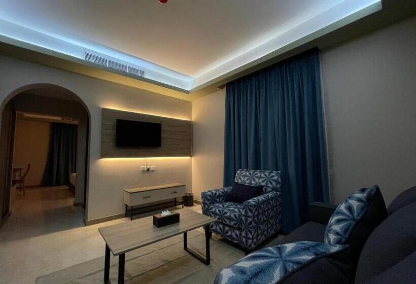 Люкс Кровать Кинг, روفان Rovan