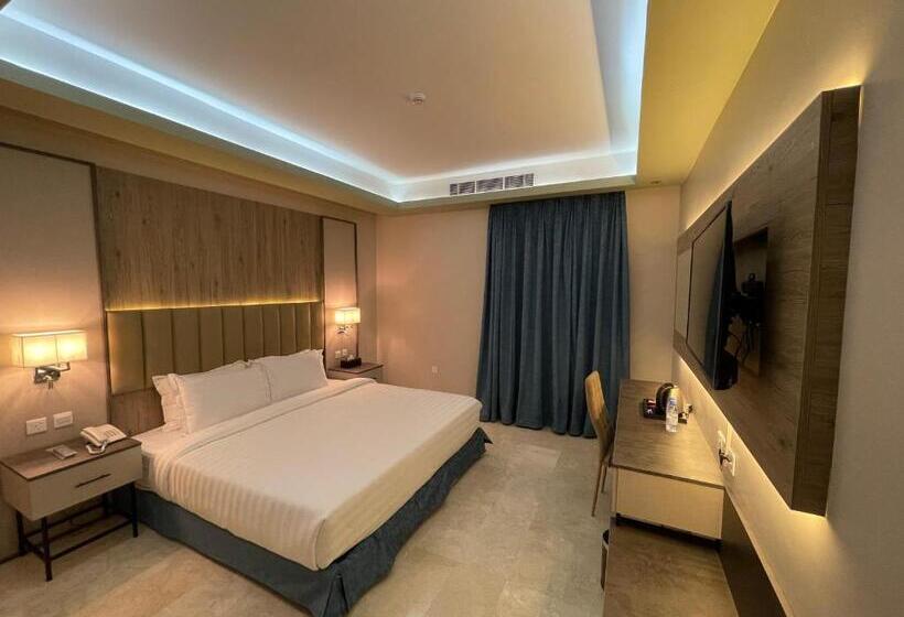 Номер Deluxe, روفان Rovan