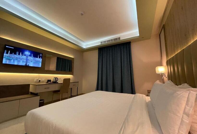 Номер Deluxe, روفان Rovan