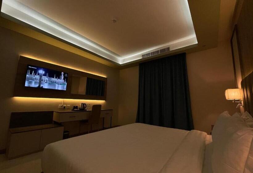 Номер Deluxe, روفان Rovan