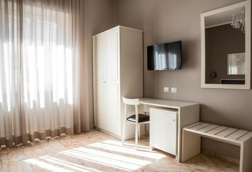 舒适三人间, Faro Bianco Gallipoli Suites & Apartments