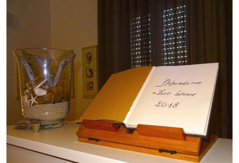 带阳台的三人标准间, Faro Bianco Gallipoli Suites & Apartments