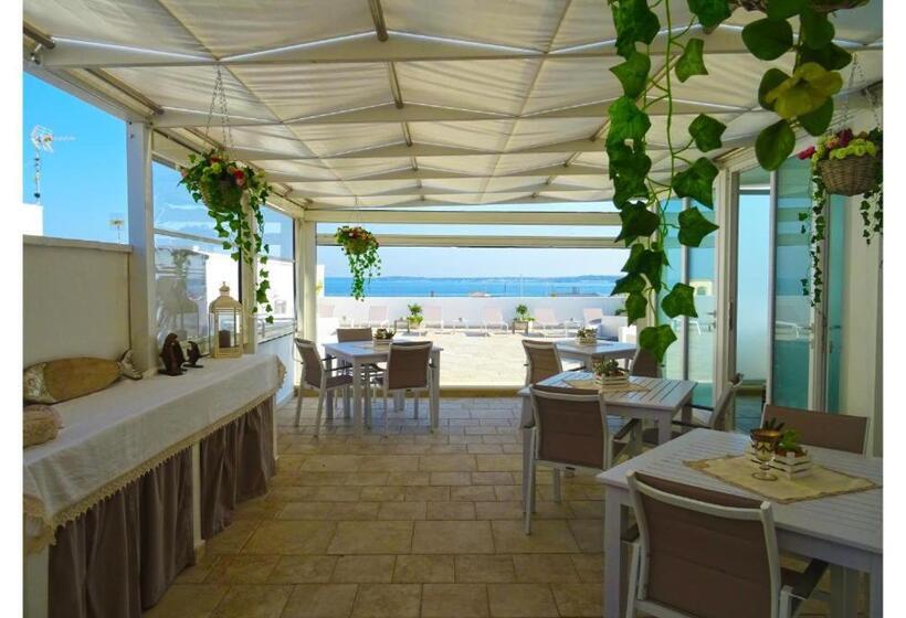 带海景的标准房, Faro Bianco Gallipoli Suites & Apartments