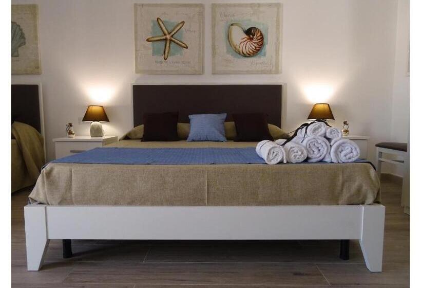 带阳台的三人标准间, Faro Bianco Gallipoli Suites & Apartments