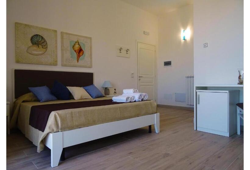 带海景的高档三人间, Faro Bianco Gallipoli Suites & Apartments