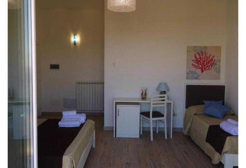 带海景的高档三人间, Faro Bianco Gallipoli Suites & Apartments