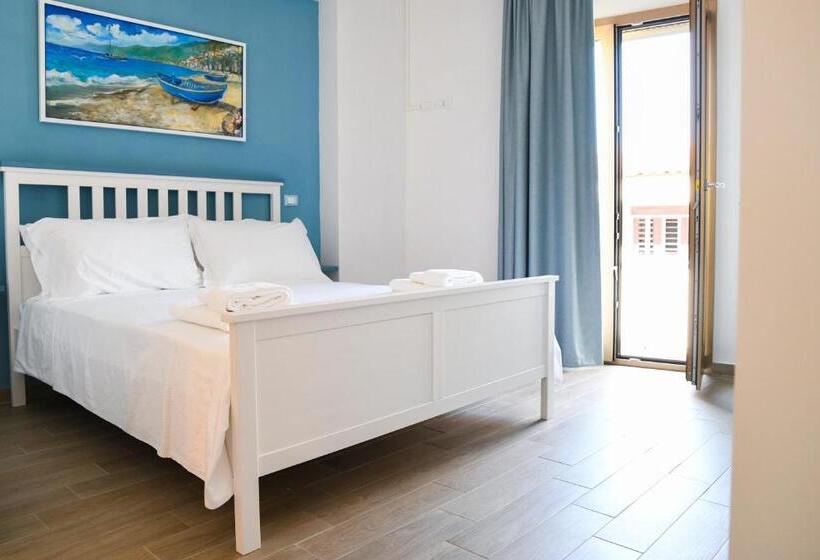 חדר דלוקס עם מרפסת נוף לים, Signora Tita B&b Chianalea   Scilla