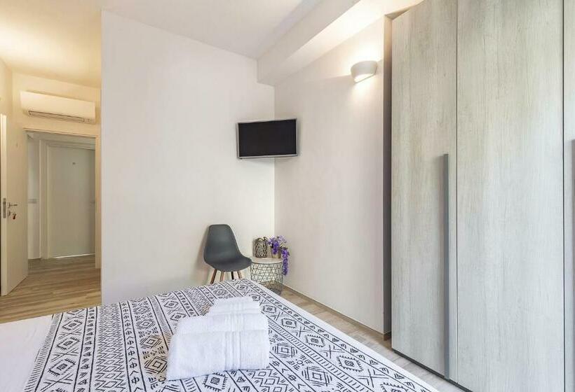 スタンダードルーム, Alexander B&b