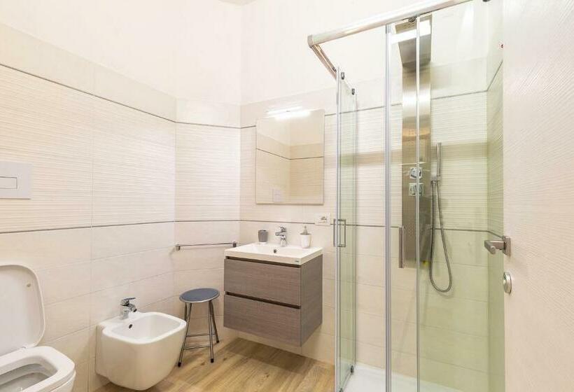 スタンダードルーム, Alexander B&b