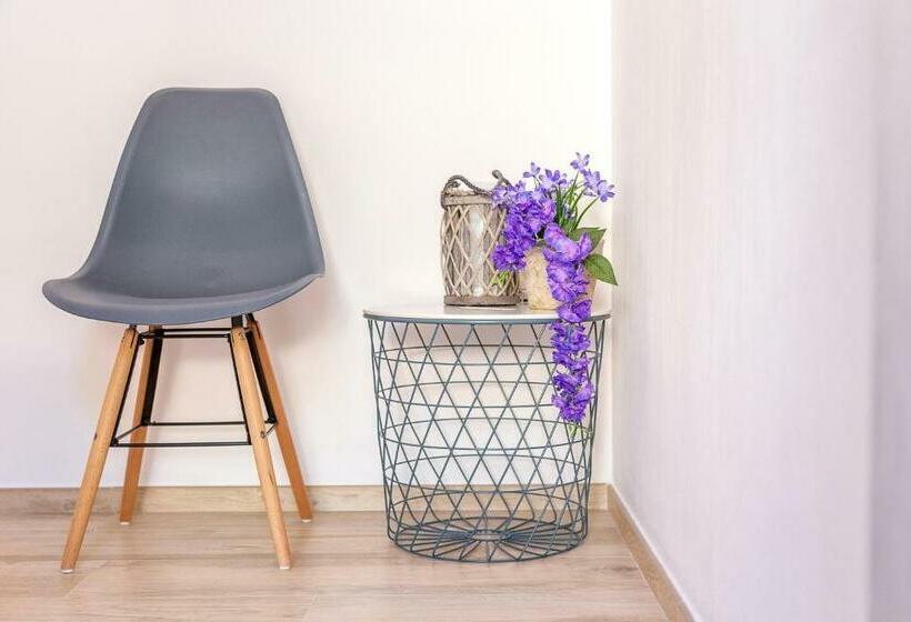 スタンダードルーム, Alexander B&b