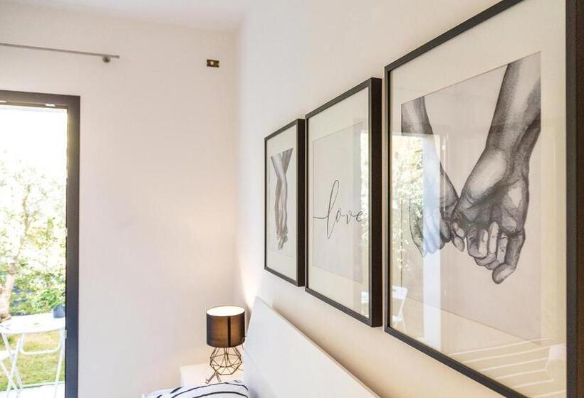 デラックスルーム, Alexander B&b