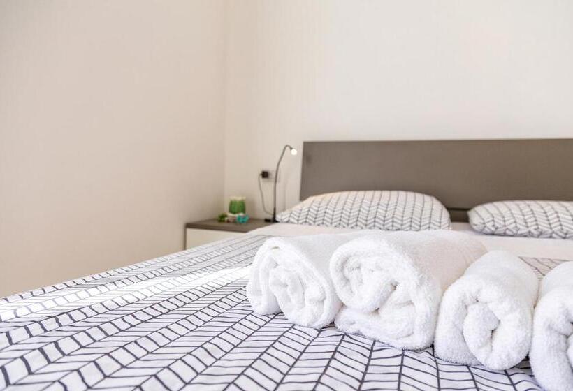 デラックスルーム, Alexander B&b