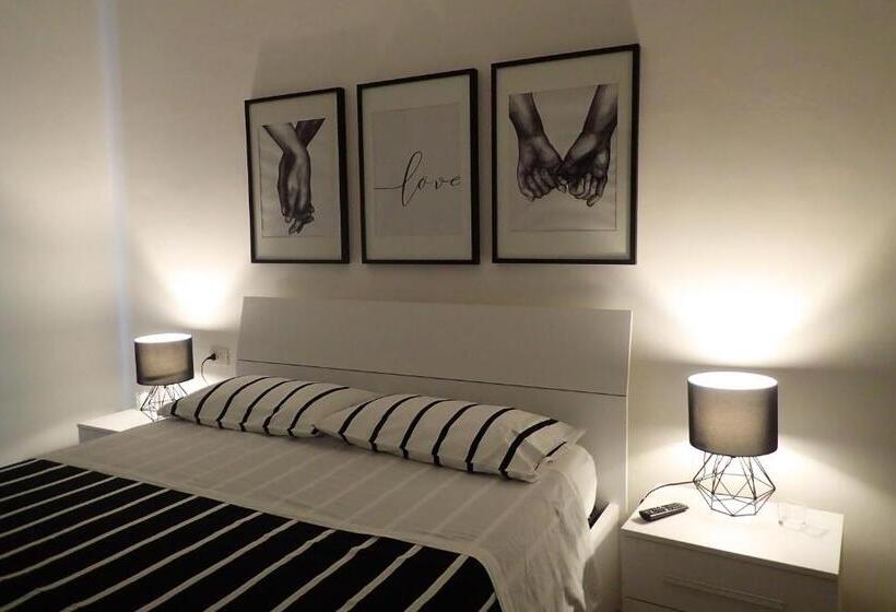 اتاق لوکس, Alexander B&b