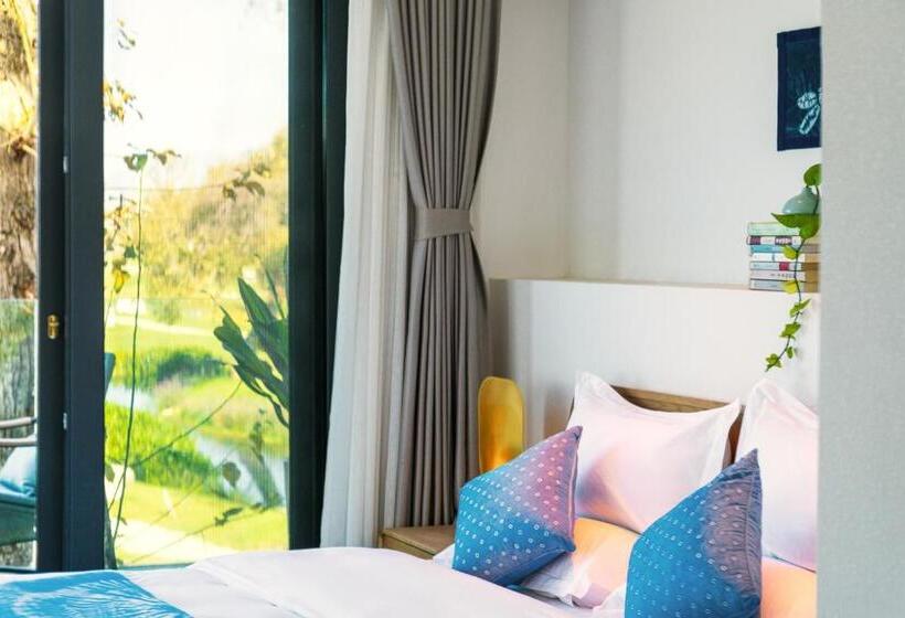 غرفة ديلوكس مطلّة علي البحر مزوَّدة بشُرفة, Dali Beauty Seaview B&b