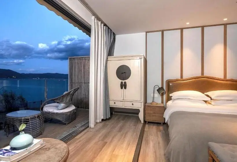 اتاق لوکس با بالکن و چشم‌انداز دریا, Dali Beauty Seaview B&b