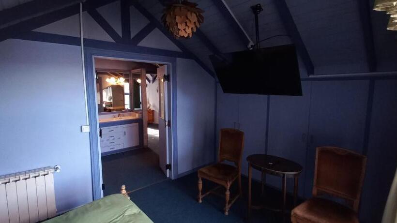 جناح مطلّ علي البحر, Flor Austral