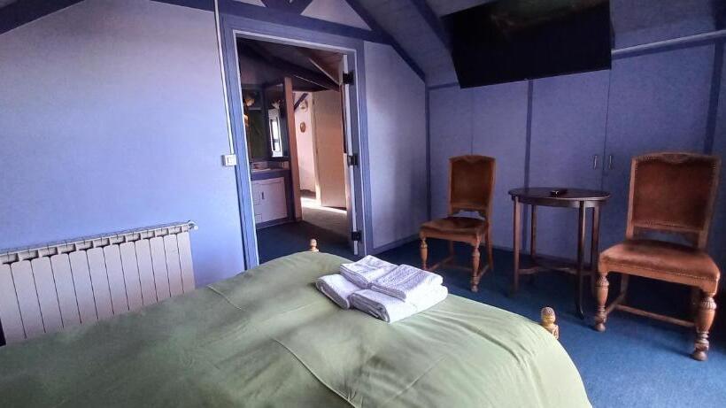 جناح مطلّ علي البحر, Flor Austral