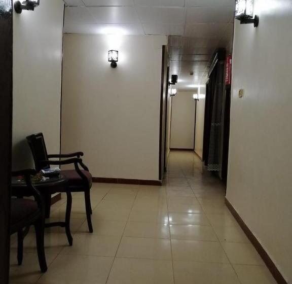 اتاق سوپریور خانوادگی, New Saint Catherine