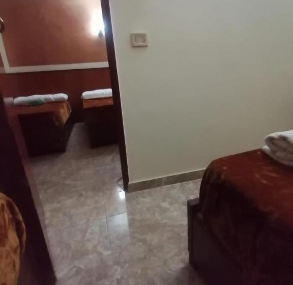 اتاق سوپریور خانوادگی, New Saint Catherine