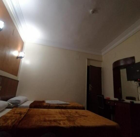 اتاق سوپریور خانوادگی, New Saint Catherine