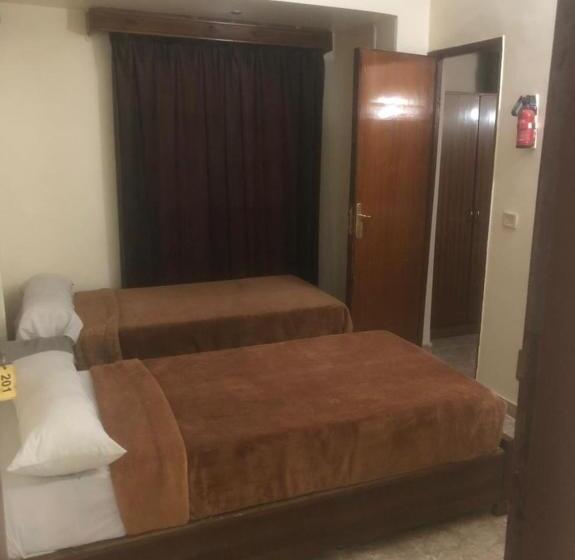 اتاق سوپریور خانوادگی, New Saint Catherine