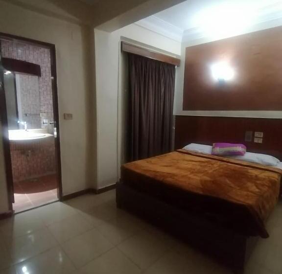 اتاق استاندارد یک نفره, New Saint Catherine