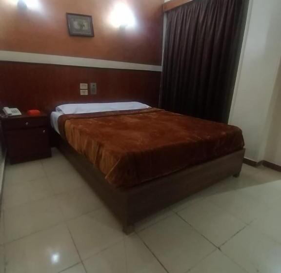 اتاق استاندارد یک نفره, New Saint Catherine