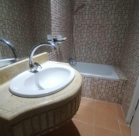 اتاق استاندارد با تخت بزرگ, New Saint Catherine