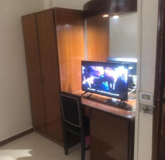 اتاق اکونومی, New Saint Catherine