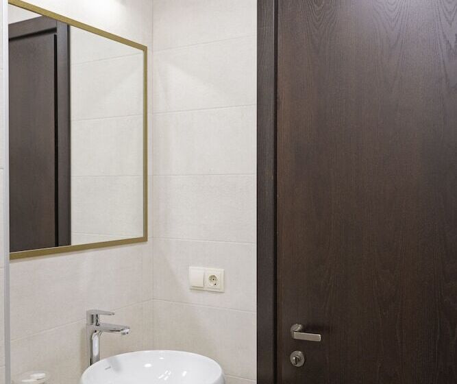 اتاق استاندارد, Paliani